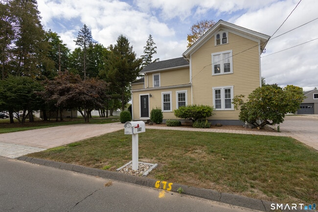 Photo - 387 Buckland St