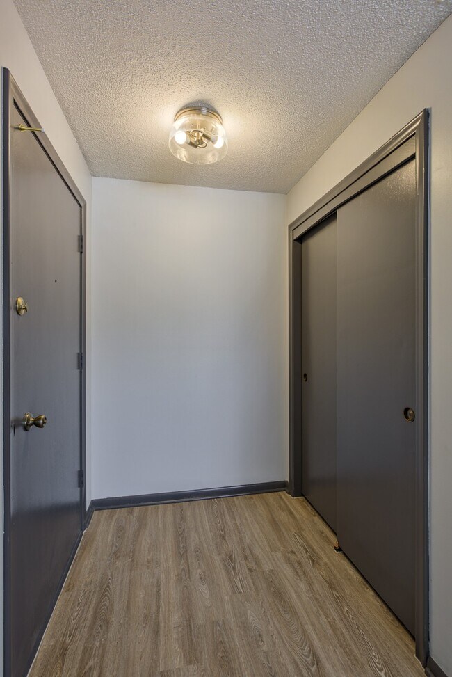 Photo - ZZ Westland Arms Apartments