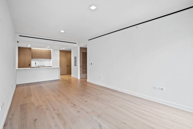 Photo - 200 E 21st St