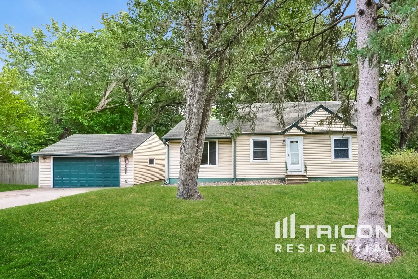 Photo - 2605 Eastman Dr