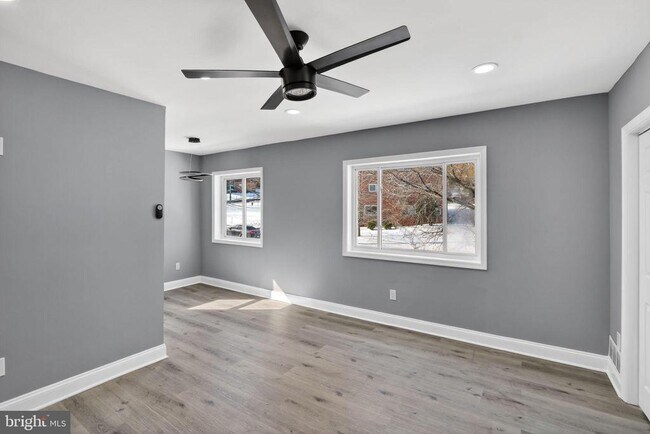 Photo - 146 Joliet St Unidad B