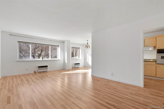 Photo - 412 Benedict Ave Unit 5J