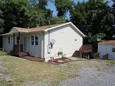 Photo - 445 Harner St