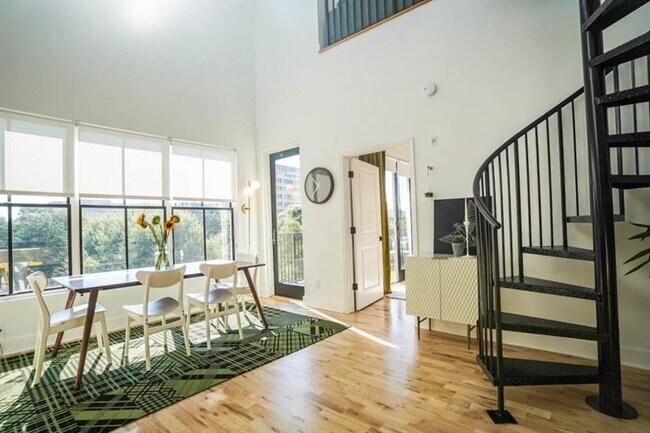 Photo - 384 Ralph McGill Blvd NE Unit 410