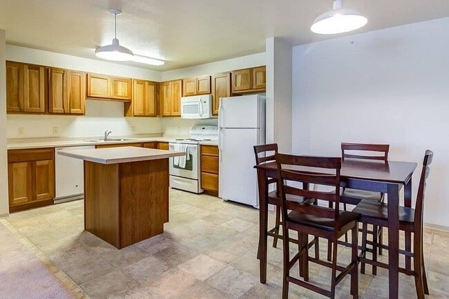 Dining Area - Pheasant Run