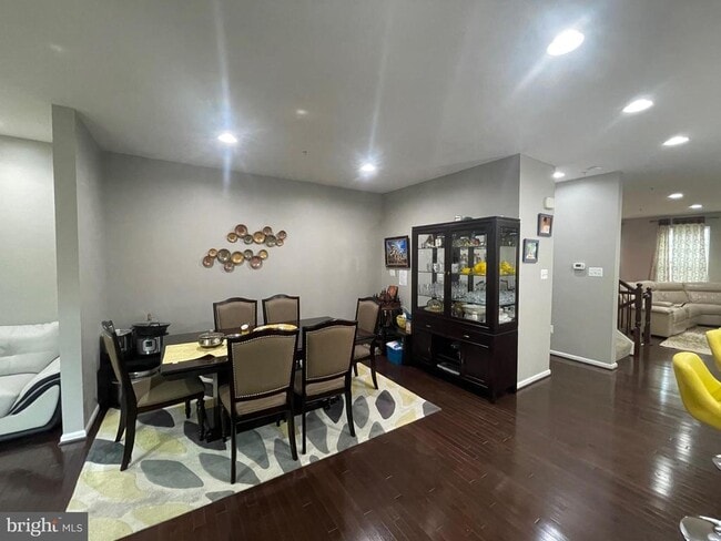 Photo - 7879 River Rock Way