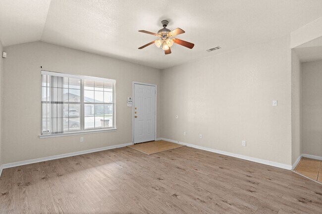 Photo - 907 Yi Dr Unidad B