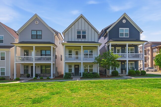 Building Photo - 632 Parkvue Pl Dr