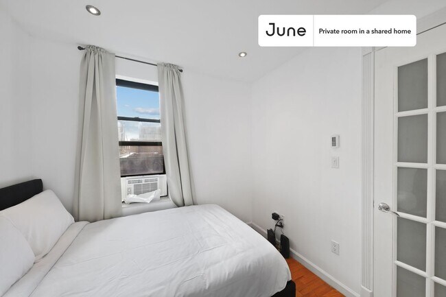 Room in Shared 3 bed/1 bath home in Upper West Side