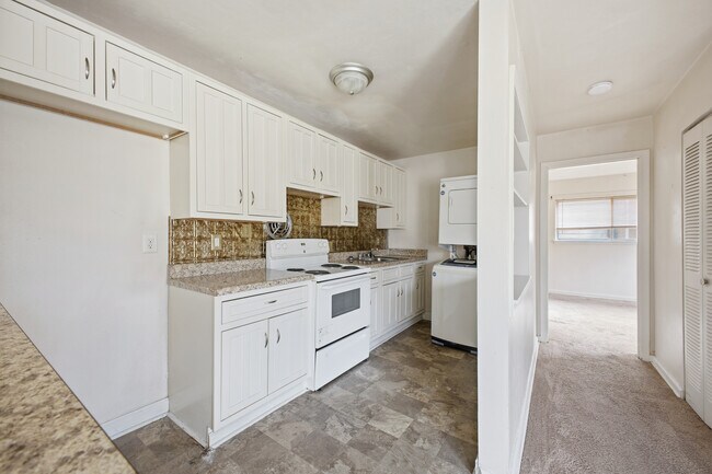 Photo - The Greenbrier Apartments