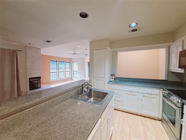 Photo - 2954 Allister St