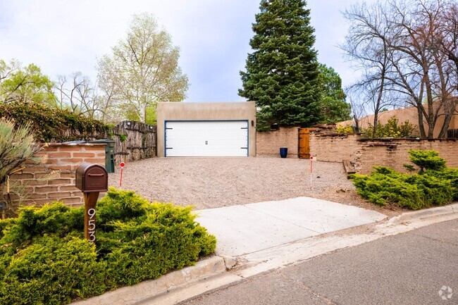 Building Photo - Absolute Gem in Pueblo Alegre (Camino De C... Rental