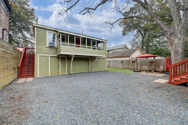 Building Photo - 2610 White Oak Dr Rental