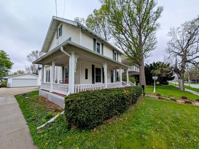 Photo - 517 1st Ave W Casa