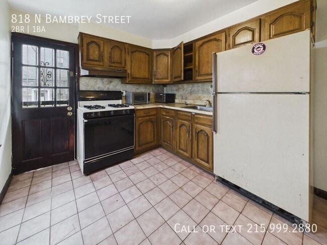 Building Photo - 818 N Bambrey St