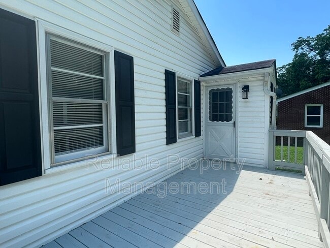 Photo - 101 Clay St