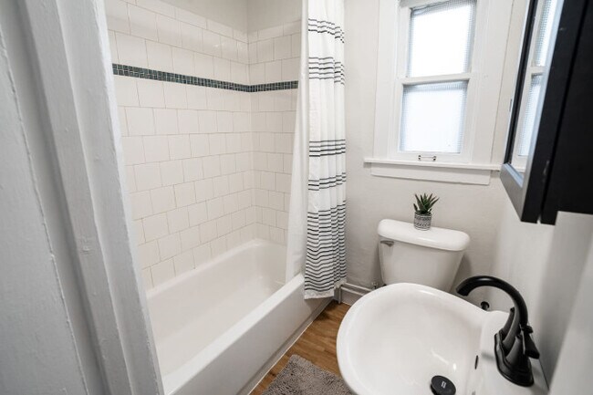 Photo - 1529 N Jefferson St