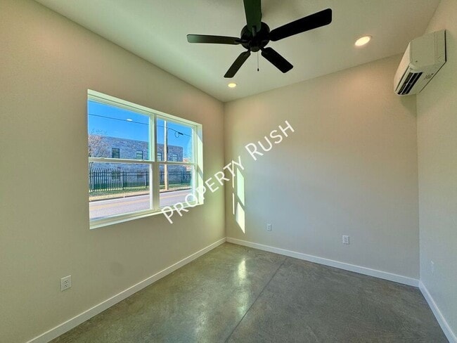 Photo - 1857 Zeta Way