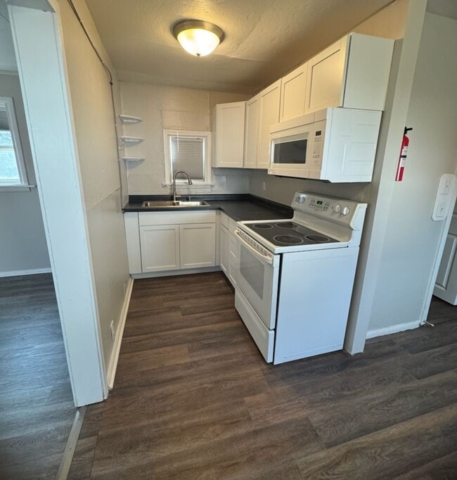 Building Photo - 1213 1/2 West Pine Street Rental