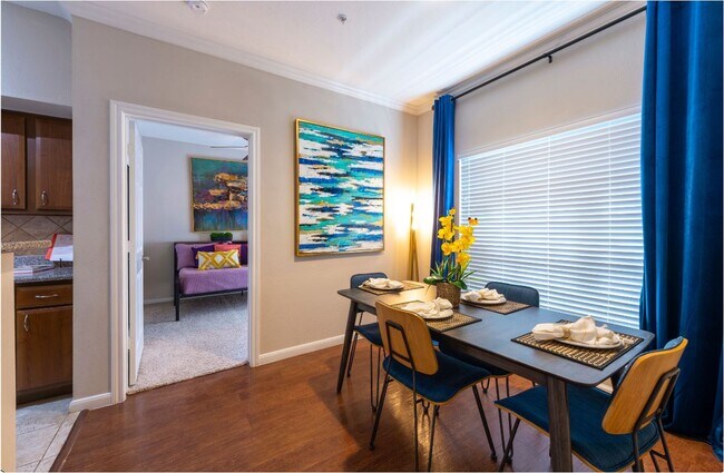 Midtown comedor modelo vista a hab. - Midtown Arbor Place