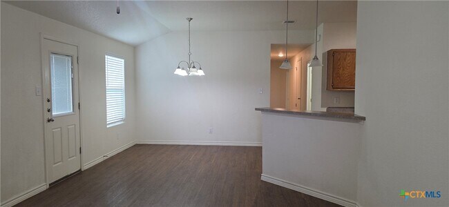 5803 Lariat Ct