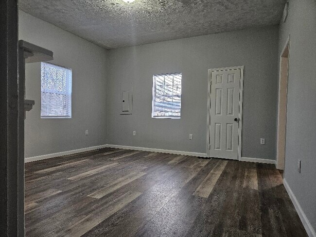 Photo - 367 Martin Luther King Jr Dr