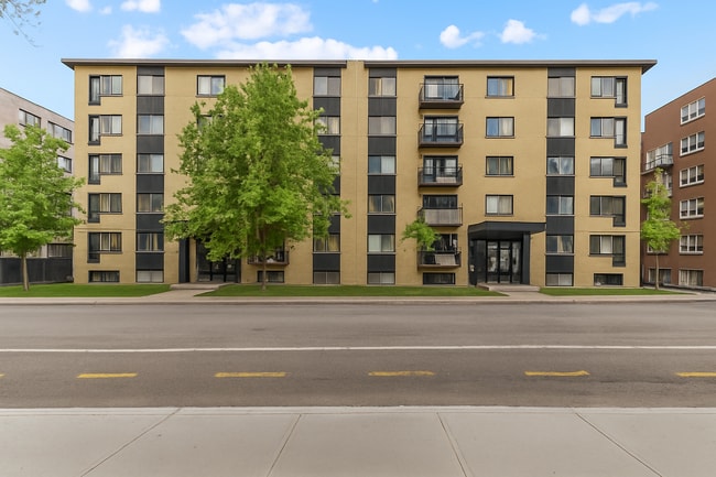 Building Photo - Bourret