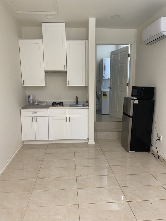 Photo - 21322 Providencia St