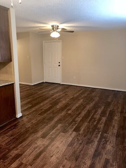 Photo - 1008 N Houston Ave