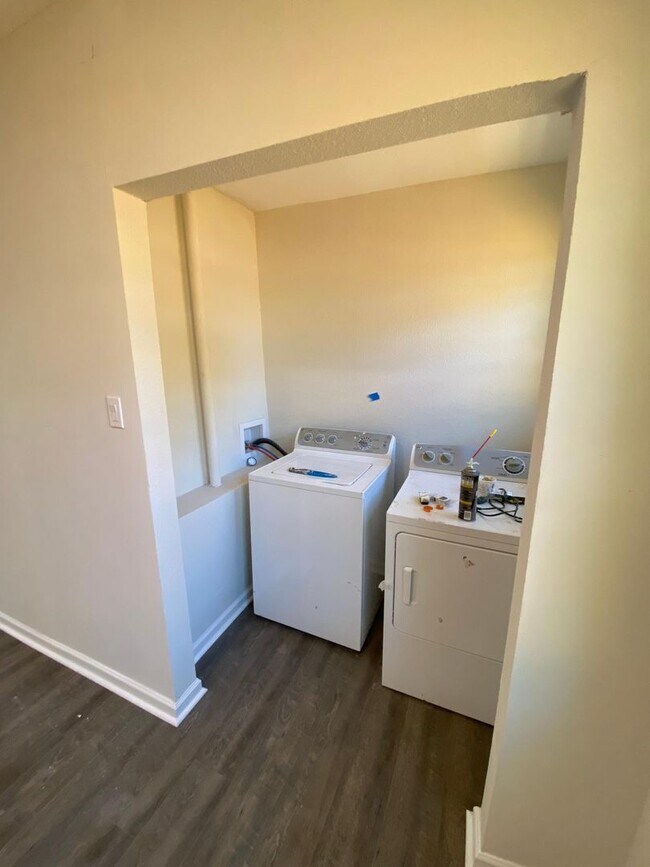 Photo - 615 Parkview Ave Unit Apartment 2