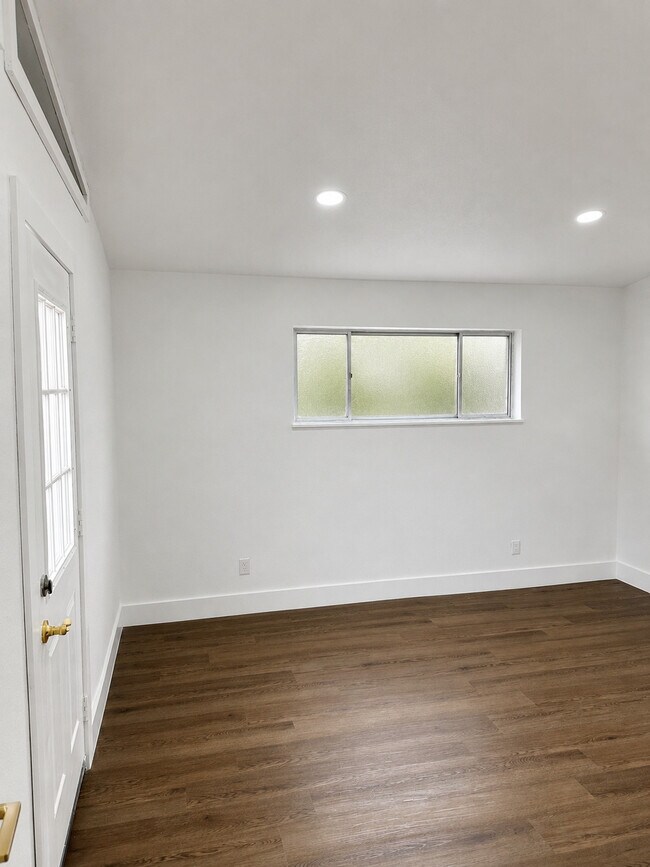 Oakcliff Apartments