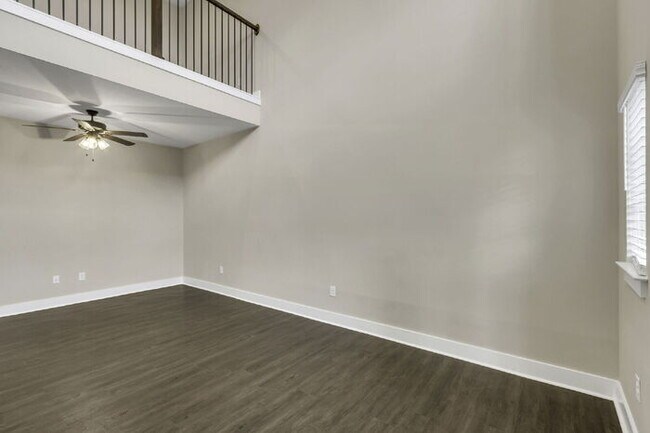 Modern 2BD, 2.5BA Travelers Rest Gem with Small Loft