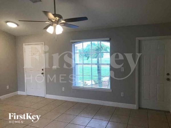 Photo - 3707 7th St W