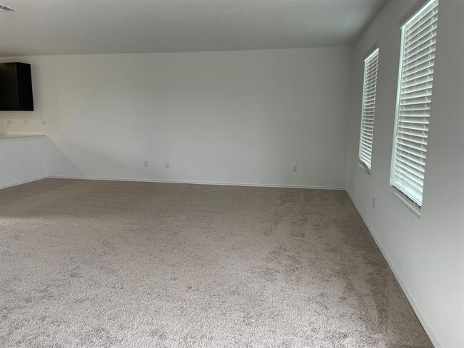 Photo - 1121 Largemouth Ln