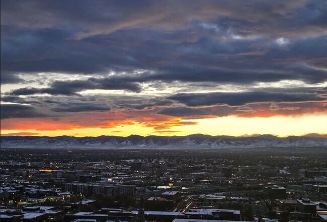 Panoramic Mountain View - 1020 15th St Unidad 35C