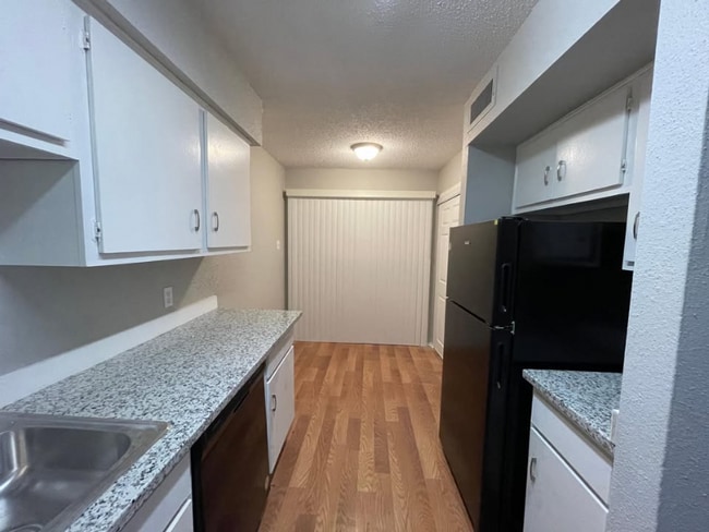 Photo - 5625 Antoine Dr Unit 1504