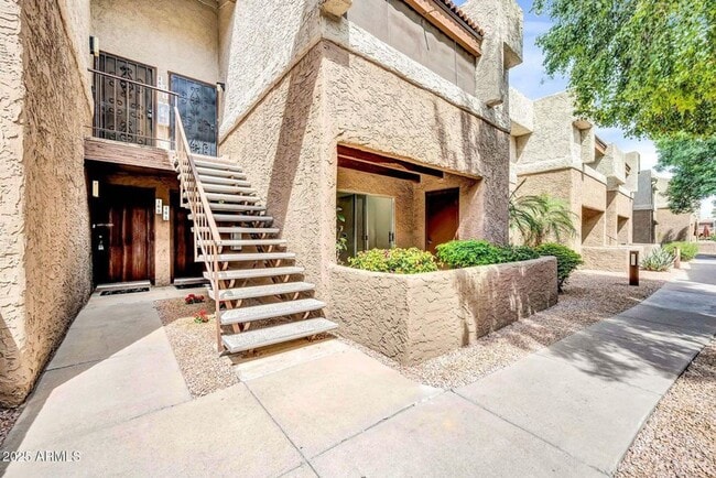 Building Photo - 1 Bedroom Condo in a private gated communi...