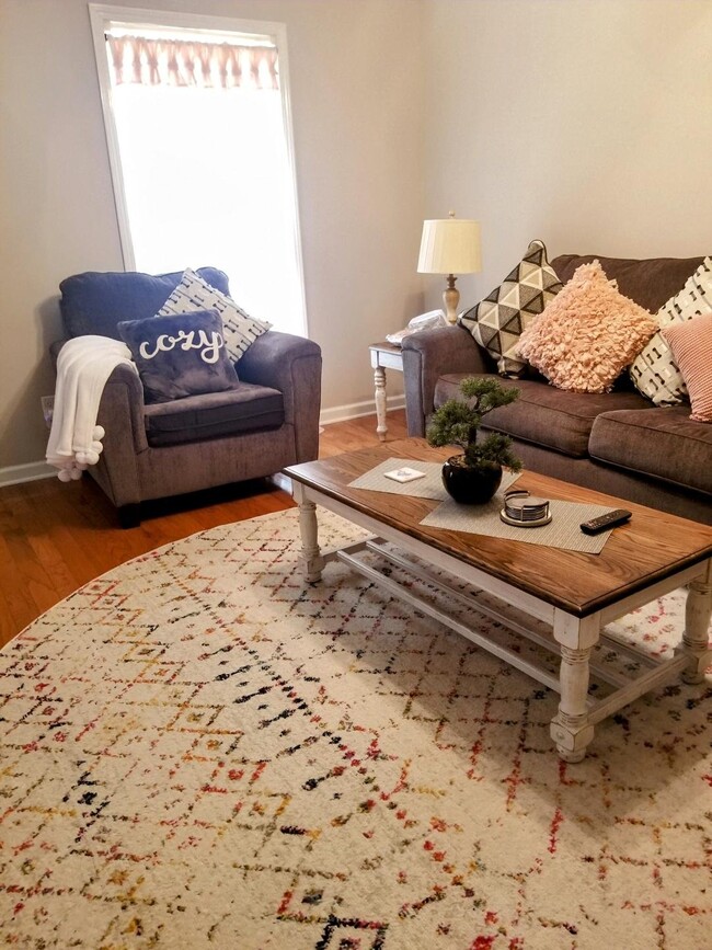 Building Photo - 1064 N Montgomery St Unit D