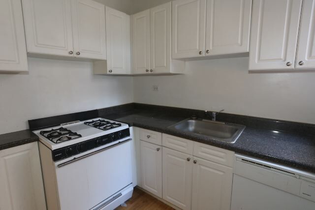 Photo - 633.5 W Barry Ave Unidad S3