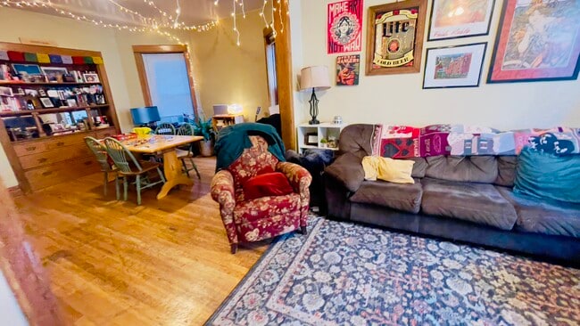 Living/Dining Room - 3753 N Magnolia Ave Unit 1