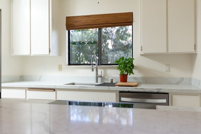 Photo - Live Oak Townhome – Completely Renovated & Move-In Ready!