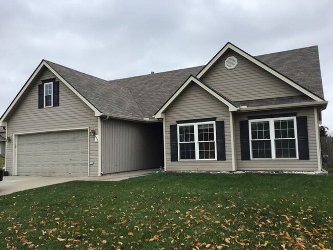 Building Photo - COMING SOON!! Northland 3 Bed 2 Bath 2 Car... Rental
