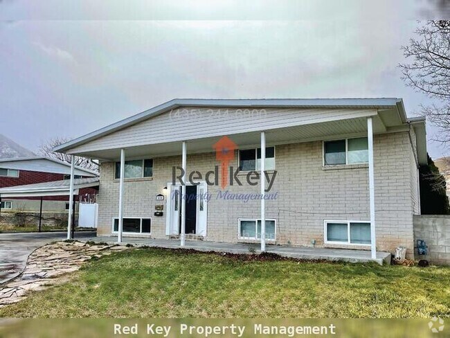 Building Photo - Upland Dr. Upper Unit Duplex. Rental