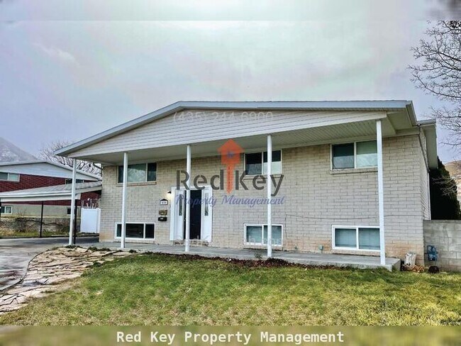 Building Photo - Upland Dr. Upper Unit Duplex. Rental