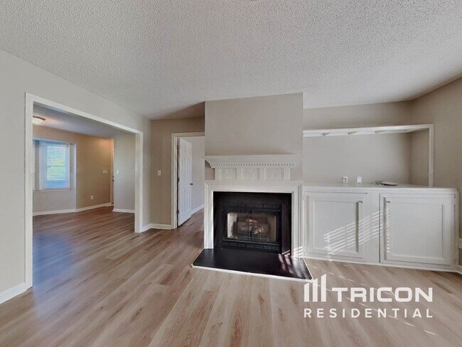 Photo - 1004 Spruce Dr