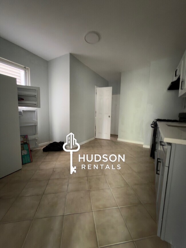 Photo - 87 W 20th St Unit 1R