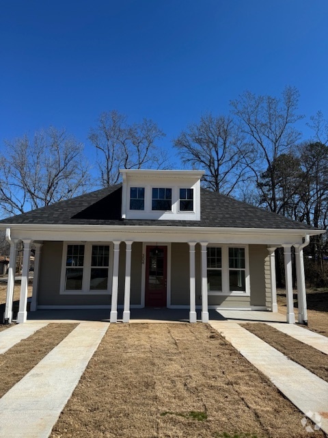 Building Photo - 304 Poplar St Rental