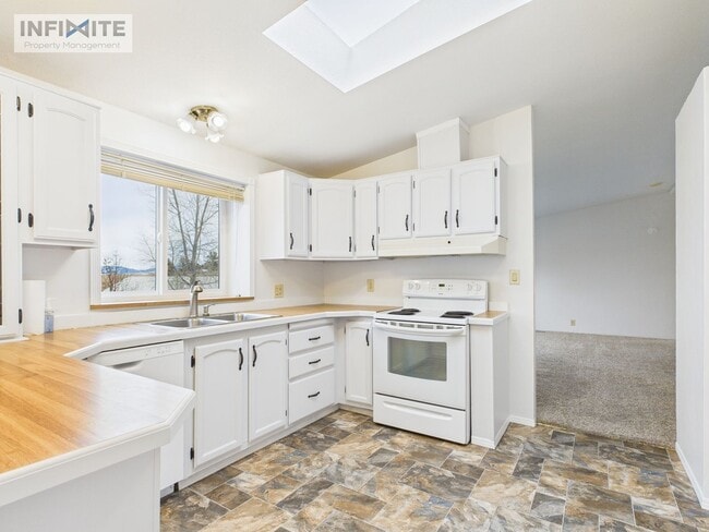 Photo - Peaceful Country Living – 3 Bed / 2 Bath Home