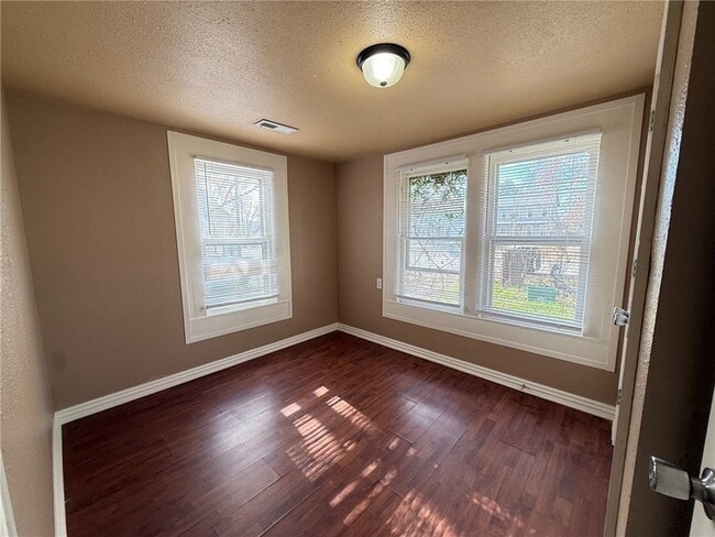 Photo - 1402 S Washington Ave