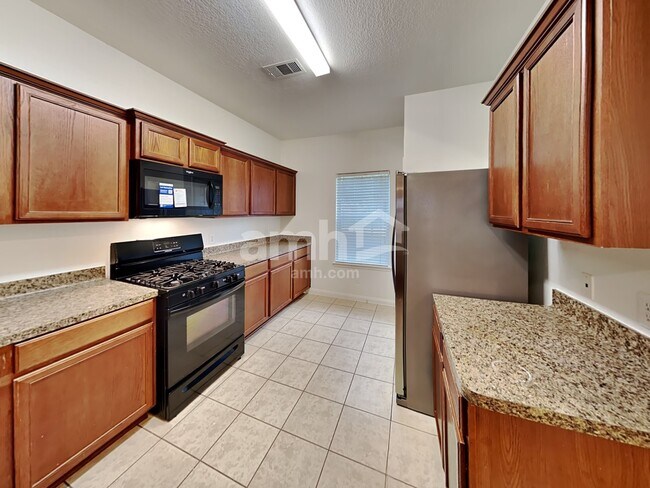 Photo - 914 Paradise Rd